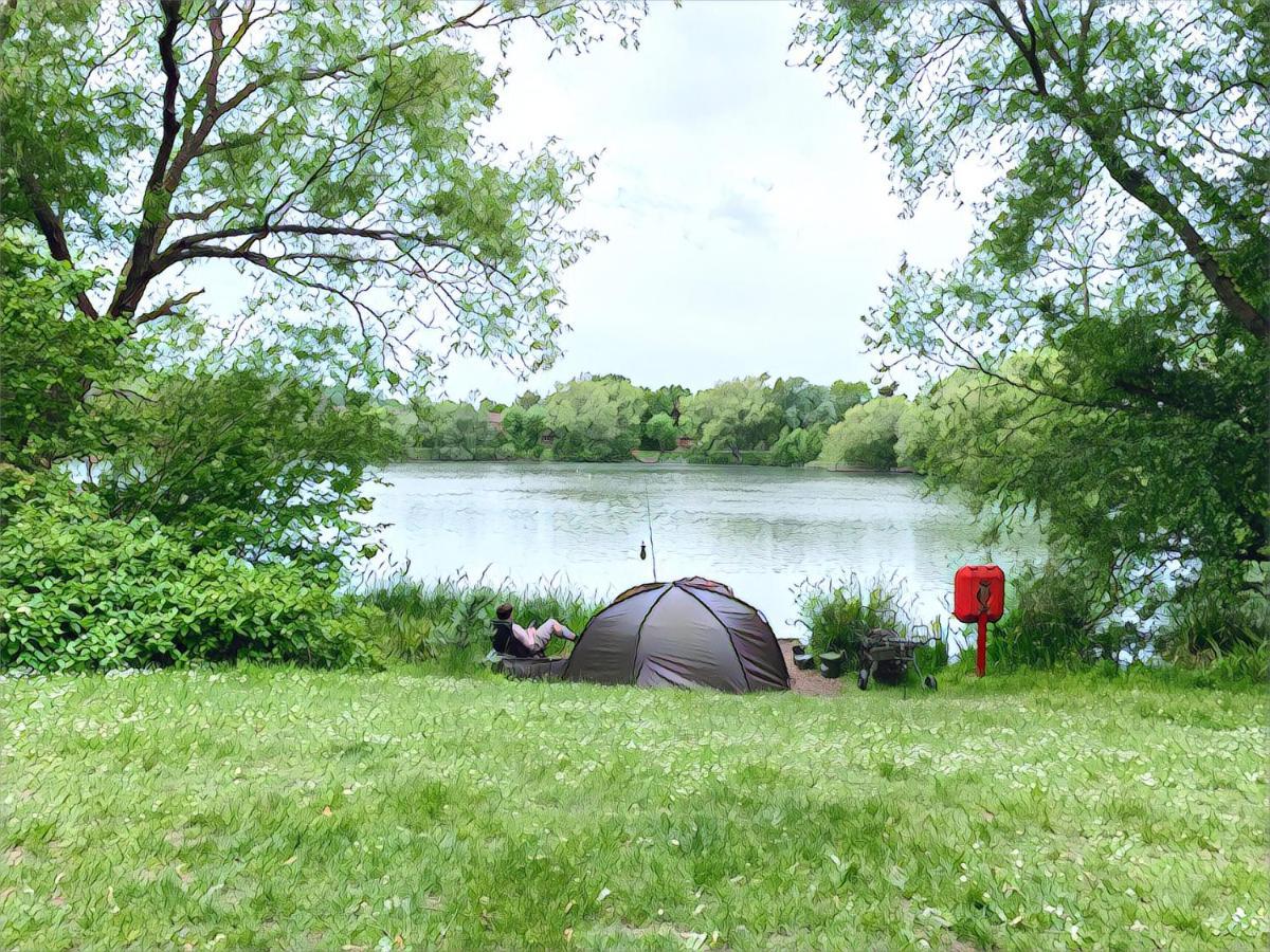 The Lake House, ווקינג מראה חיצוני תמונה
